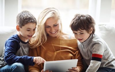 De ce e benefic să folosești tehnologia alături de copil